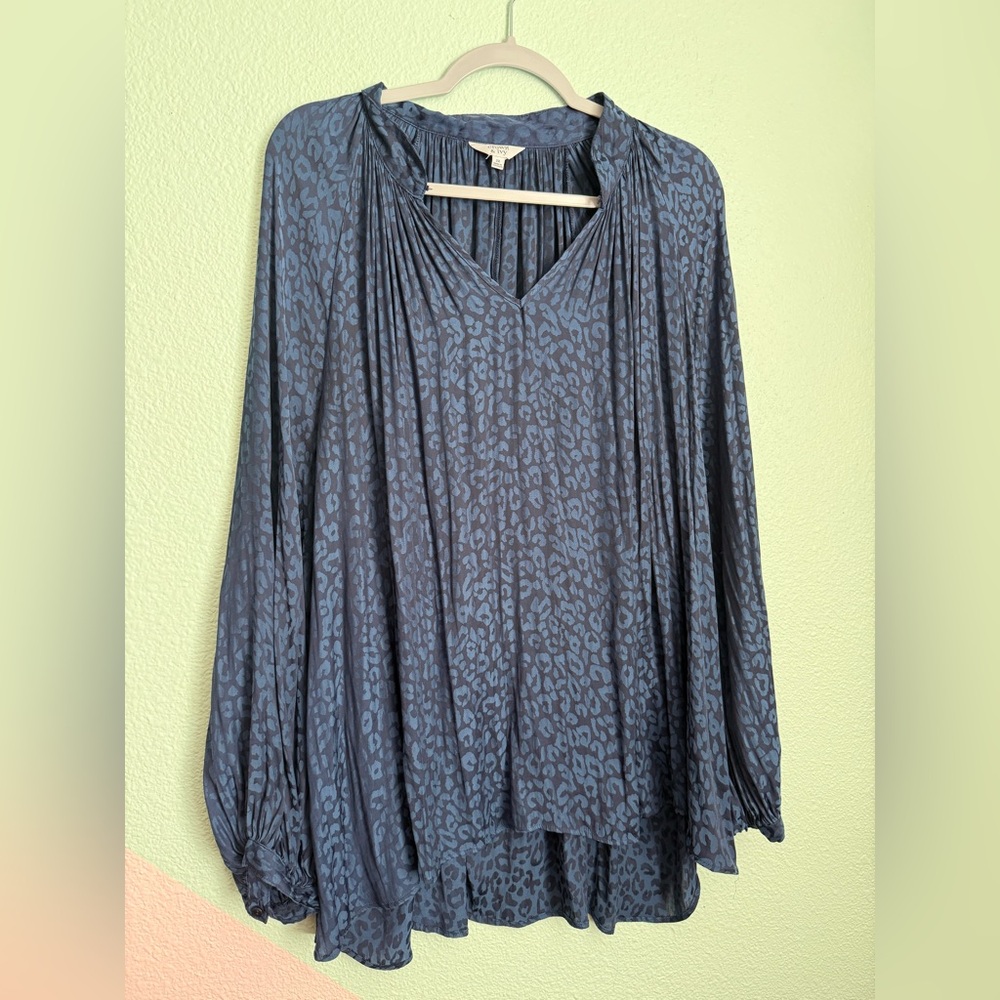 Crown & Ivy  Patterned‎ Women's Top size 2x chic office wear